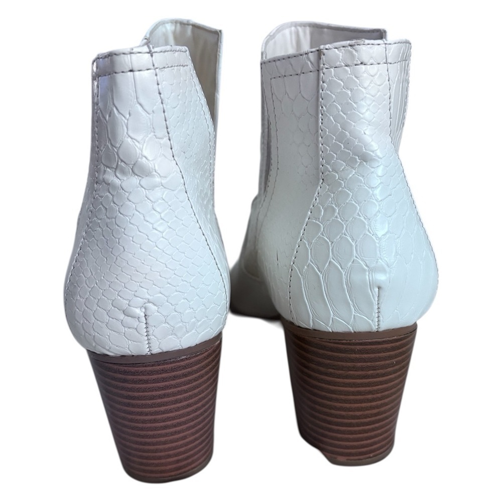 Chic White Croc Textured Slip On Ankle Booties With Block Heel | Size 10 - Picture 4 of 11